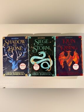 Shadow and Bone Trilogy Set Leigh Bardugo (3 Books) Grishaverse